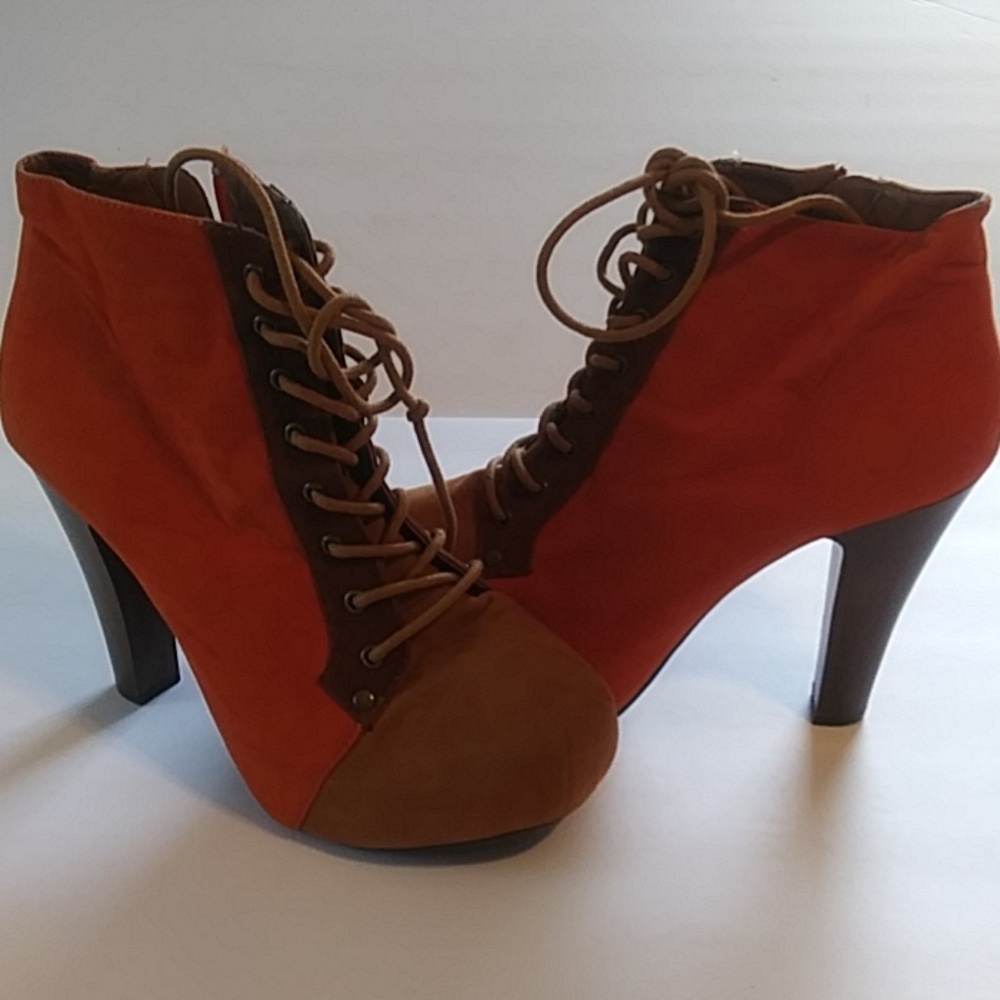 QUPID ANKLE BOOTIES
